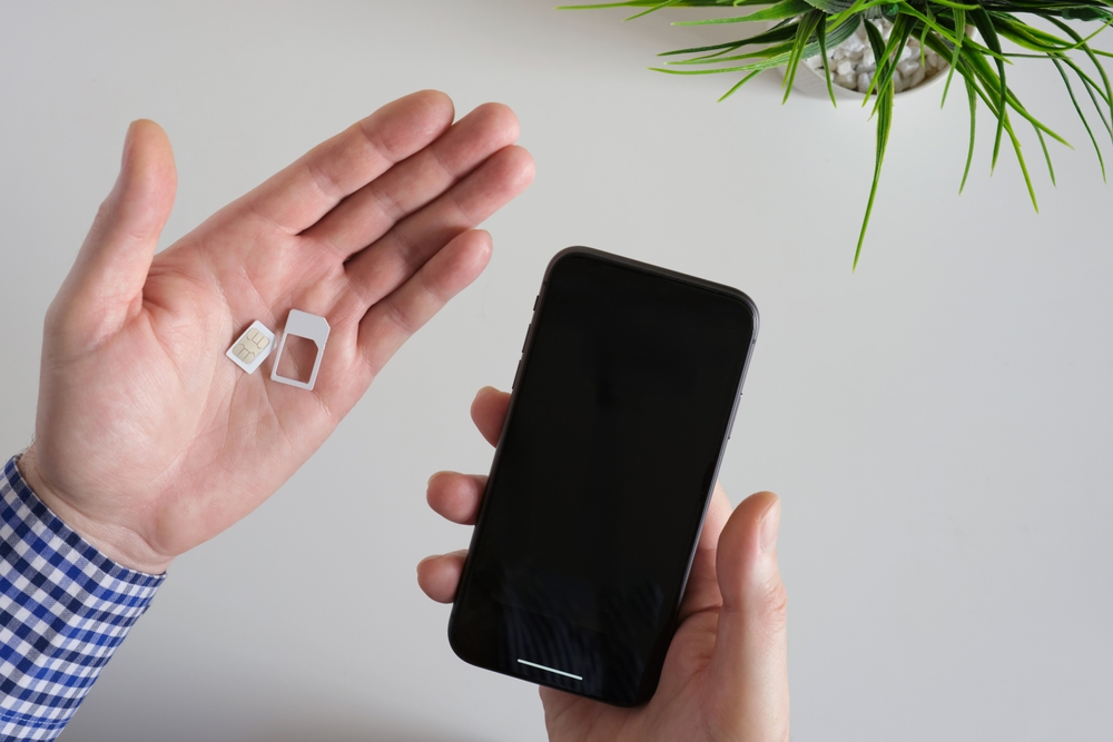 Passer de SFR à RED en gardant son numéro : comment faire ?